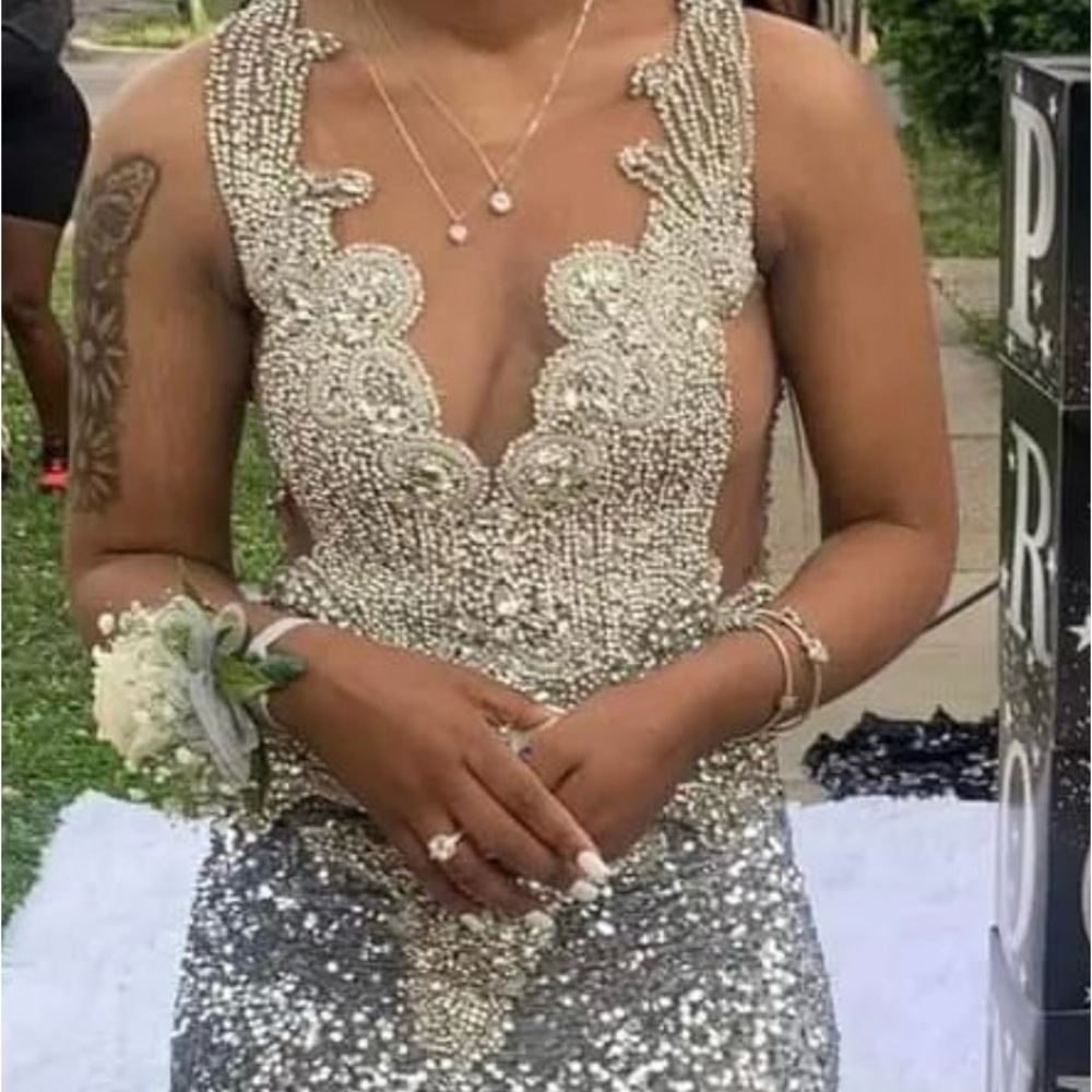 Selling a prom Dress $600